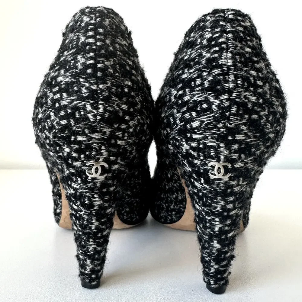 CHANEL Classic Tweed CC Camellia Flower Heel Pumps Black White IT 38.5